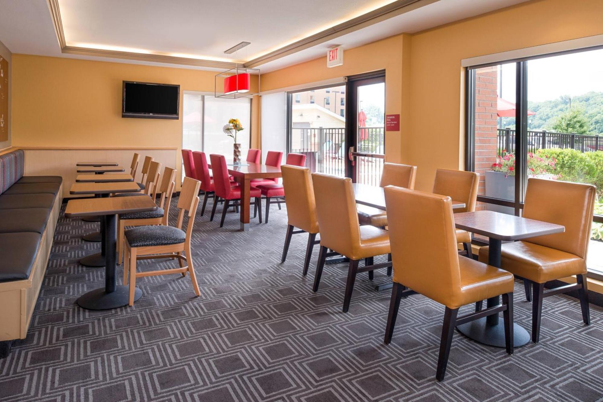 Towneplace Suites Хантингтон Экстерьер фото